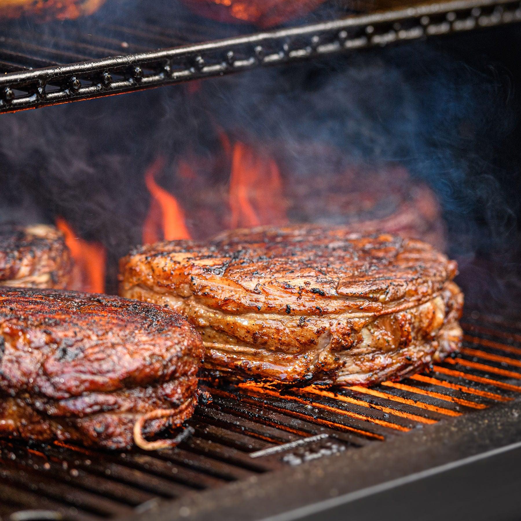 Masterbuilt 800 BBQ with Pizza Oven Attachment